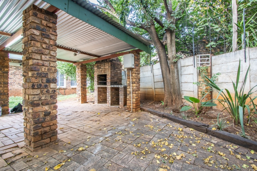 16 Bedroom Property for Sale in Die Bult North West